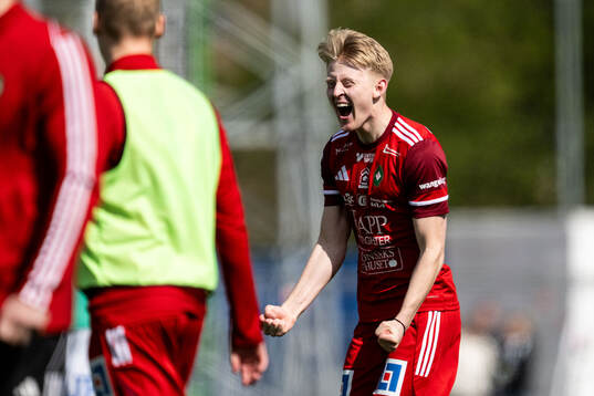 Bla gjennom flere bilder av Fotboll, Ettan södra, Skövde AIK - Jönköpings Södra