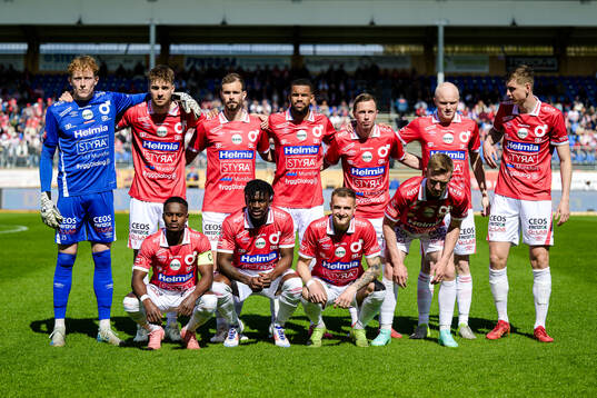 Degerfors fr v. Bakre raden, målvakt Rasmus Forsell,