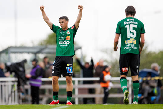 Varbergs Isak Vidjeskog jublar