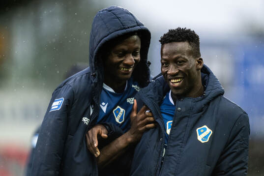 Halmstads Yannick Agnero och Naeem Mohammed jublar