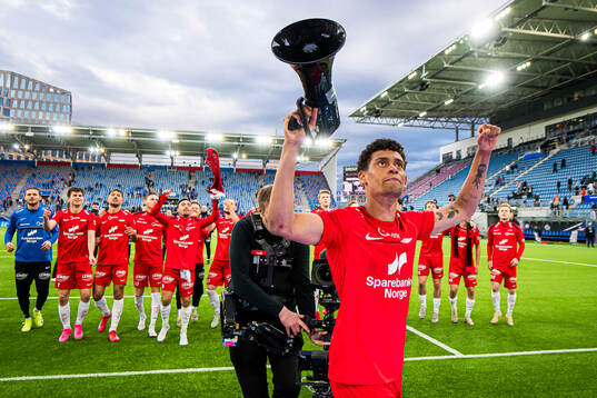 Japhet Sery Larsen of Brann celebrates