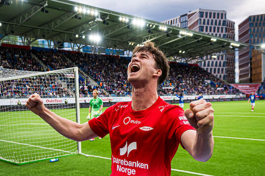 Mads Hansen of Brann celebrates after 2-3