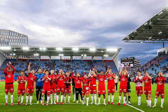 Players of Brann celebrates