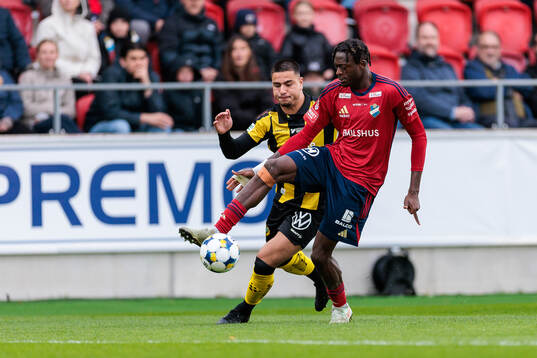 Hammarbys Jusef Erabi och Östers Kingsley Gyamfi