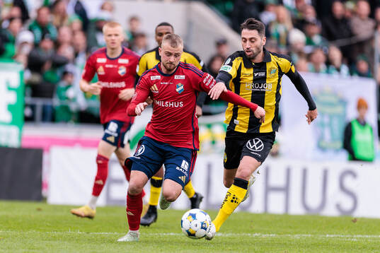 Östers Chriss-Albin Mörfelt och Hammarbys Nahir Besara