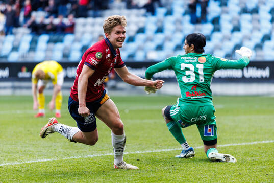 Örgrytes Isak Dahlqvist jublar