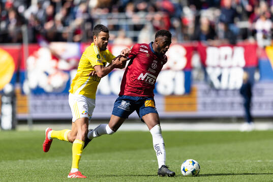 Falkenbergs Isaac Shears och Örgrytes Haladj-Madiou Keita