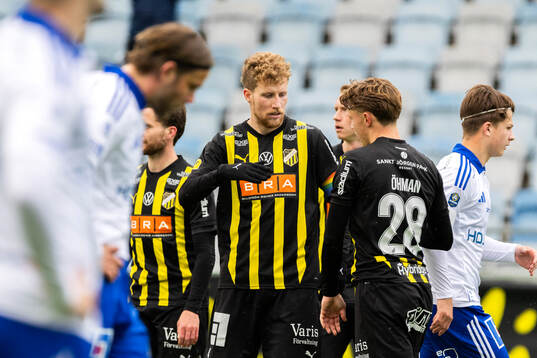 Häckens Simon Gustafson jublar