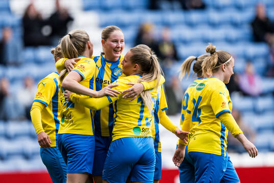 Eskilsminnes Saga Hagman jublar efter 0-1