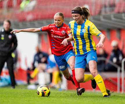 Bla gjennom flere bilder av Fotboll, Div 1 södra, dam, Helsingborg - Eskilsminne