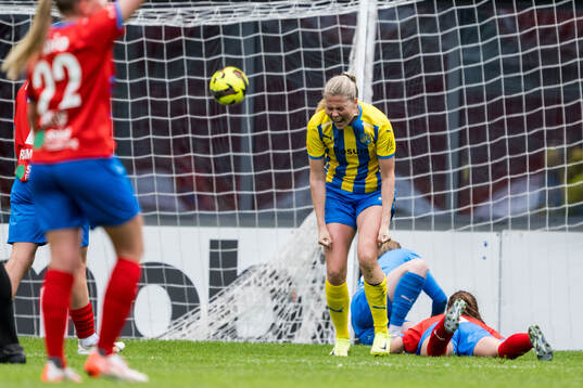 Eskilsminnes Johanna Olsson jublar efter 0-2