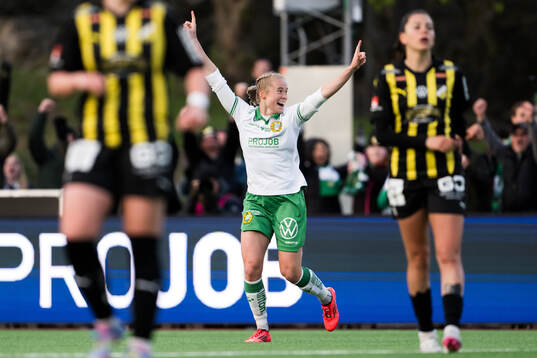 Hammarbys Julie Blakstad jublar efter 1-0