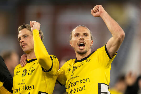 Elfsborgs Simon Hedlund och Niklas Hult jublar