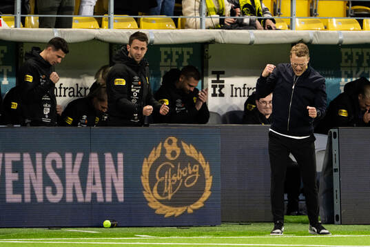 Elfsborgs tränare Oscar Hiljemark jublar
