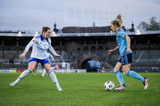 IFK Norrköpings Maja Regnås Valcic och Djurgårdens Mimmi Larsson