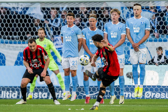 Brommapojkarnas Daleho Irandust och Malmö FFs Lasse Berg Johnsen, Erik Botheim, Nils Zätterström och Colin Rösler