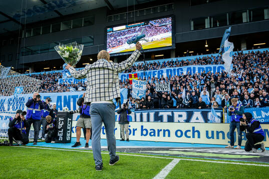 Malmö FFs tidigare spelare Anton Tinnerholm hyllas