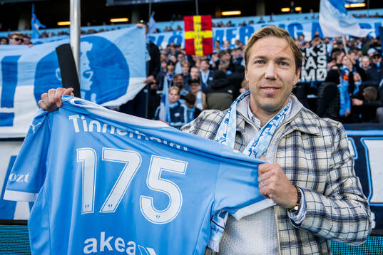 Malmö FFs tidigare spelare Anton Tinnerholm hyllas