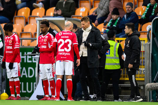 Kalmars Robert Gojani och tränare Toni Koskela