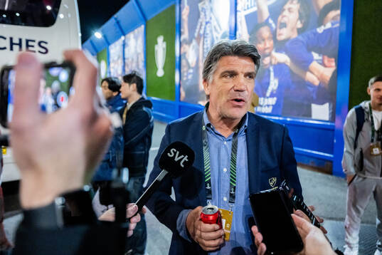 Sports director Bosse Andersson of Djurgården is being interviewed
