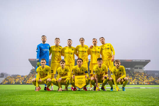 The starting eleven of Bodø/Glimt pose for a team photo