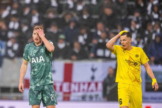 Dejan Kulusevski of Tottenham Hotspur and Jostein Gundersen of Bodø/Glimt