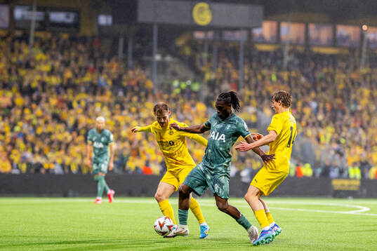 Ole Didrik Blomberg of Bodø/Glimt, Yves Bissouma of