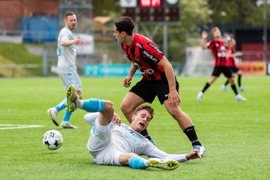 Brommapojkarnas Eric Björkander och Halmstads Villiam