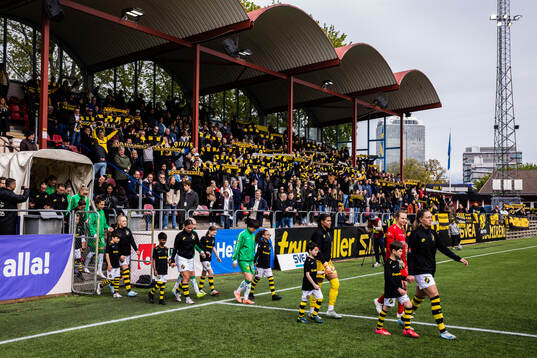 AIKs och Hammarbys spelare
