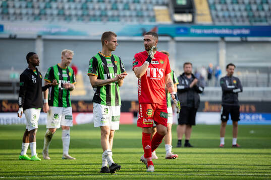 GAIS Lucas Hedlund och målvakt Mergim Krasniqi