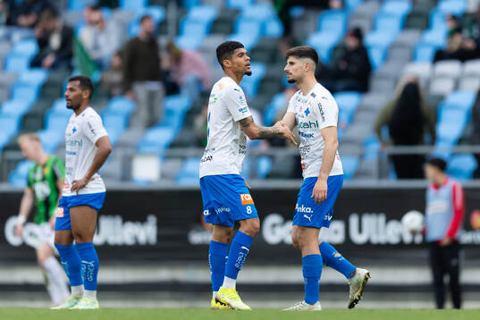 Värnamos Wenderson Oliveira do Nascimento och Emin Grozdanic