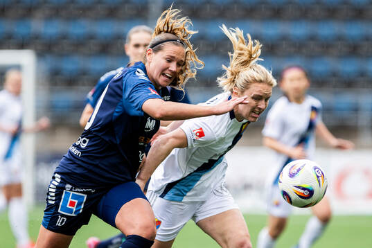 Linköpings Emma Lennartsson och Djurgårdens Mimmi Larsson