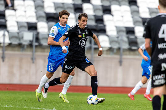 Örebros Melvin Bajrovic och Oddevolds Adrian Rogulj