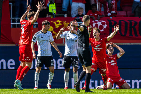 Bla gjennom flere bilder av Football, Eliteserien, Brann - Rosenborg