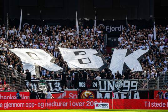 Spectators in the stands ahead of the Eliteserien match between Brann and Rosenborg on May 11, 2025 in Bergen. 