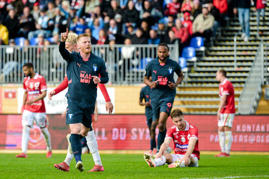 Malmö FFs Anders Christiansen jublar efter han gjort 1-4