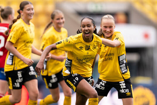 Bla gjennom flere bilder av Fotboll, Div 3, Dam, Elfsborg - Gautiod