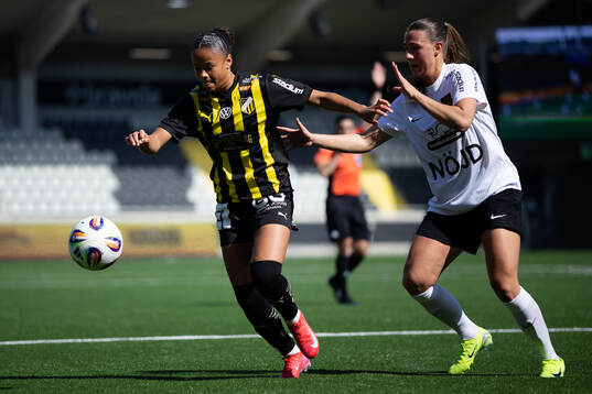 Häckens Felicia Schröder och Brommapojkarnas Emilia Hjertberg