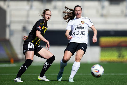 Häckens Emma Östlund och Brommapojkarnas Louise Lillbäck