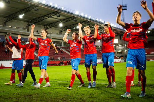 Helsingborgs spelare jublar efter slutsignalen