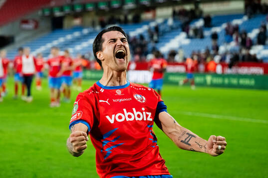 Helsingborgs Jon Birkfeldt jublar efter slutsignalen