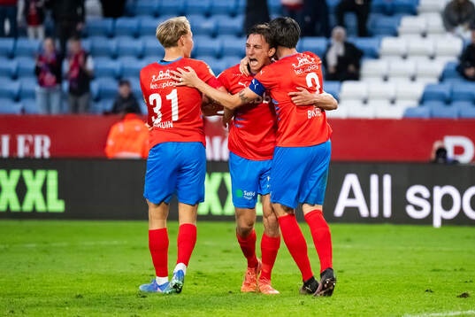 Helsingborgs Alvin Nordin, Wilhelm Nilsson  och Jon Birkfeldt jublar efter slutsignalen