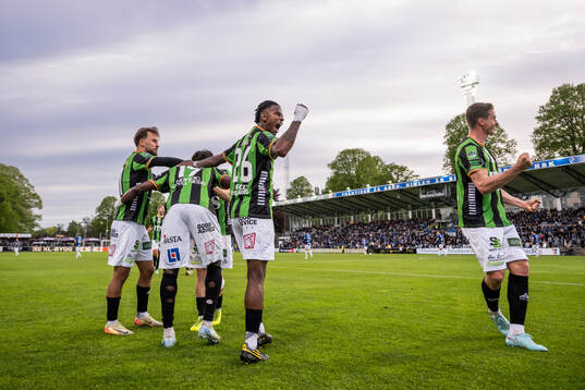 GAIS Ibrahim Diabate jublar med Edvin Becirovic, Chovanie