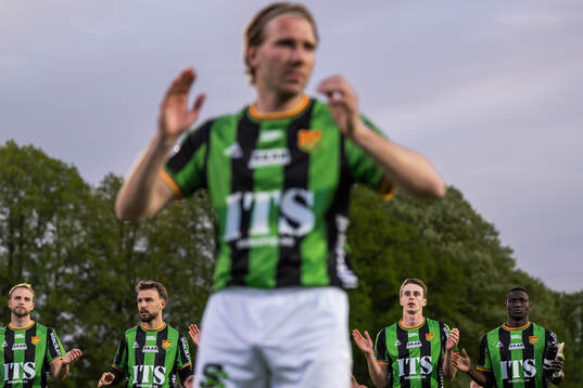 GAIS August Wängberg i förgrunden jublar med Edvin