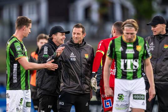 GAIS tränare Fredrik Holmberg och assisterande tränare