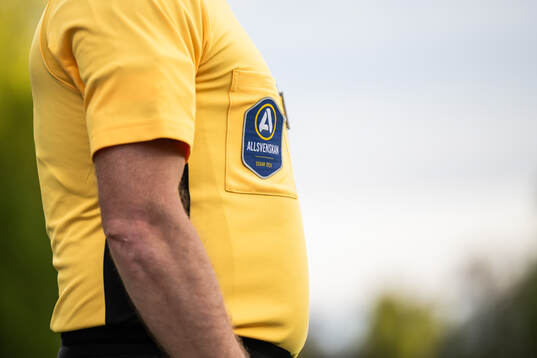 Allsvenskaloggan på en assisterande domare