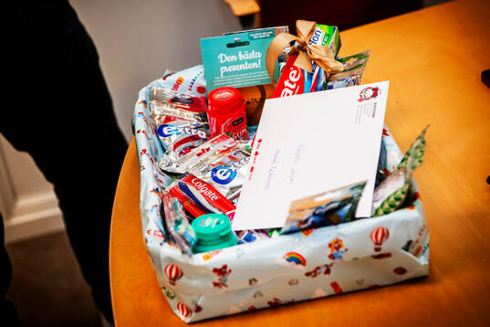 Jesper Mattsson, säljare för Malmö Redhawks, får en