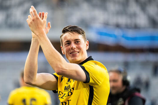 Mjällbys Elliot Stroud jublar