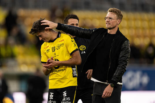 Elfsborgs Besfort Zeneli och tränare Oscar Hiljemark jublar