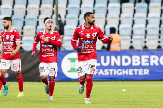 Degerfors Leon Hien jublar efter 1-2 målet